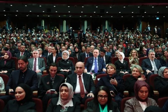 Emine Erdoğan'dan 'Şiddetle Mücadele Planı' paylaşımı